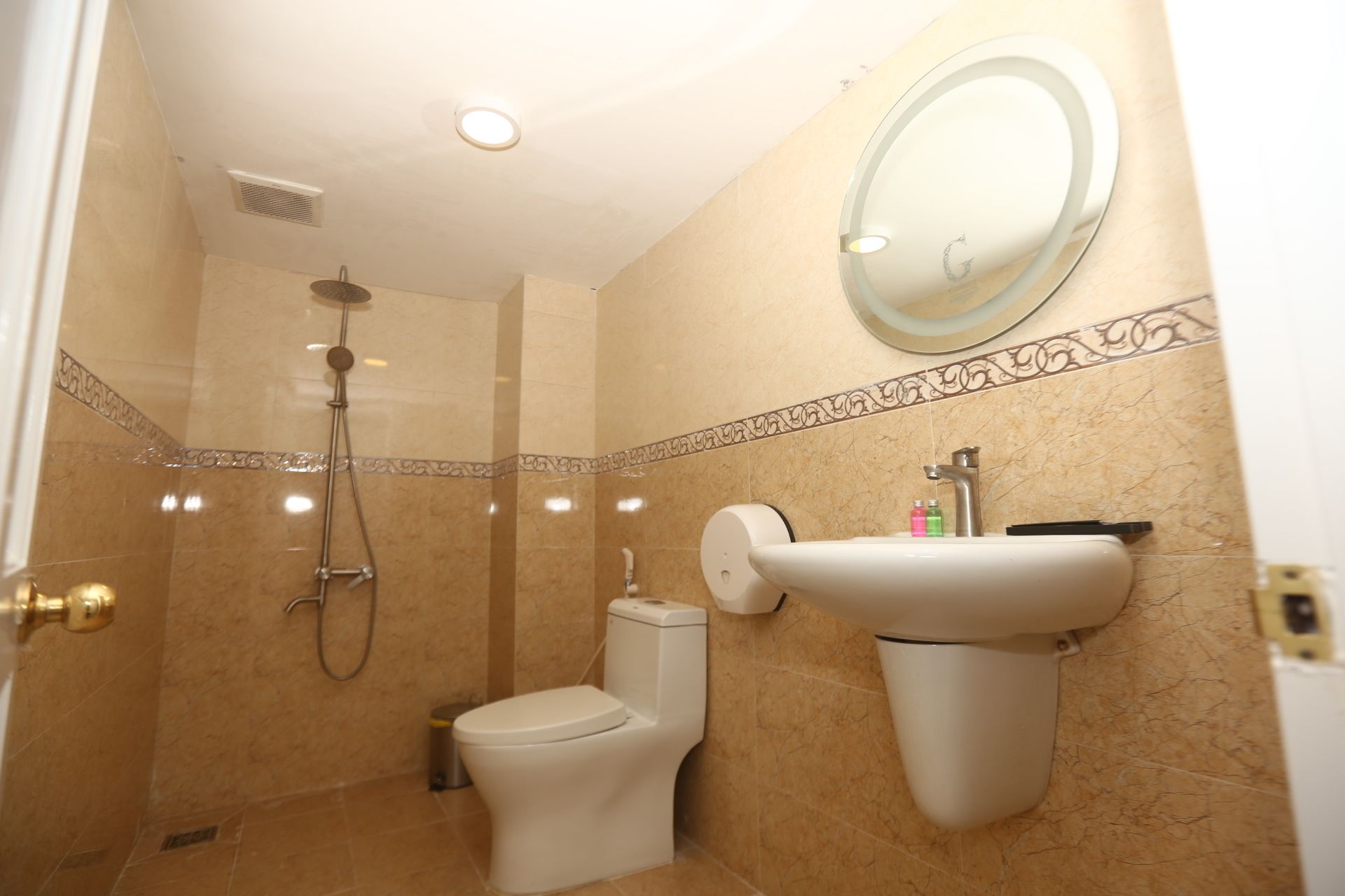 Photo - Galaxy Hotel