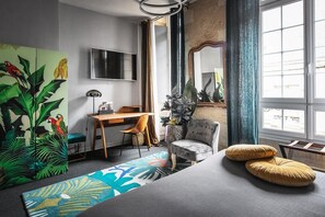 Camera Deluxe (Frieda Khalo) | Minibar, una cassaforte in camera, con stile personalizzato