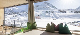 โรงแรมยากด์ชลอส รีสอร์ท