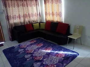 Comfort House | Living room | LED TV, DVD player - 3A Homestay Semporna (Semporna)