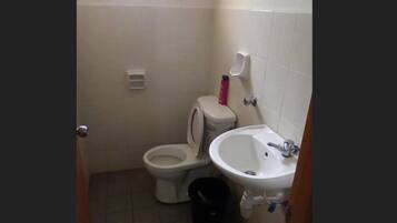 Comfort House | Bilik Mandi | Pancuran mandi, kelengkapan dandanan diri percuma, pengering rambut