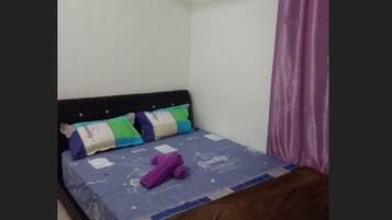 Comfort House | 3 bilik tidur, meja, langsir/tirai gelap terus, kalis bunyi