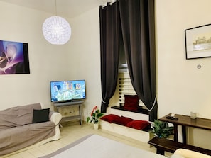 Apartment, 2 Bedrooms | Interior entrance