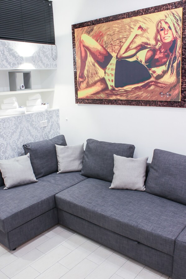 Apartment, 2 Bedrooms | Living area