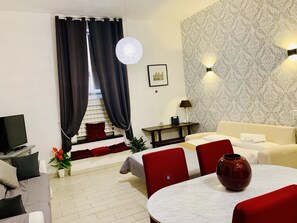 Apartment, 2 Schlafzimmer | Wohnbereich