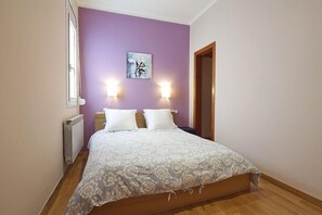 2 bedrooms, iron/ironing board, free WiFi, bed sheets