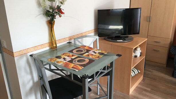 Comfort Double Room | Desk, iron/ironing board (on request), WiFi (free), bed sheets - Gästezimmer Siminciuc UG (Aachen)