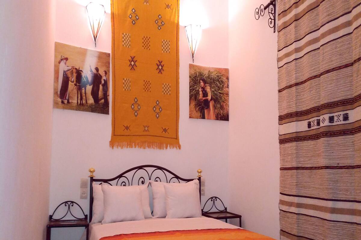 Blackout drapes, soundproofing, cribs (free), WiFi (free)