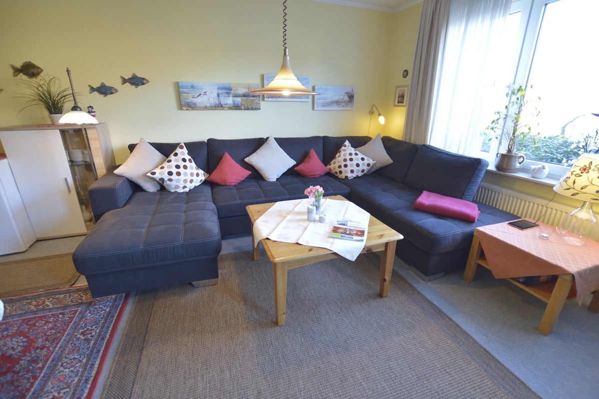 Apartment (Nr. 1) | Living room | Flat-screen TV, DVD player, table tennis, first-run movies