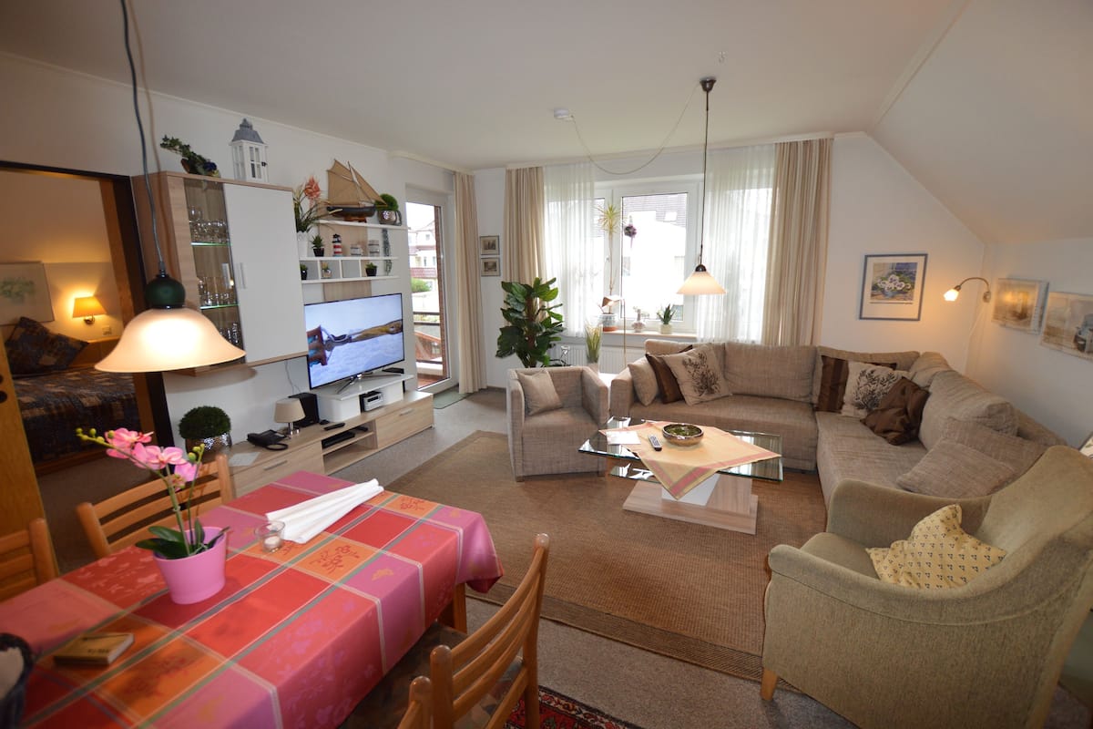 Apartment (Nr. 4) | Living room | Flat-screen TV, DVD player, table tennis, first-run movies