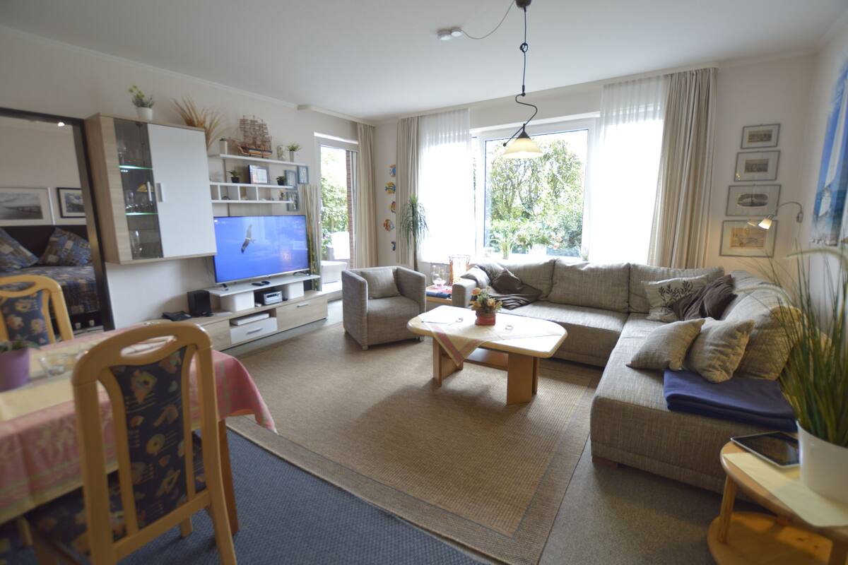 Apartment (Nr. 2) | Living room | Flat-screen TV, DVD player, table tennis, first-run movies
