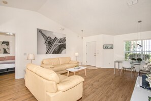 Interior - Villa Valk - Comfort - 3 Bedroom (Hernando)