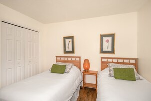 3 dormitorios, tabla de planchar con plancha, wifi gratis y ropa de cama