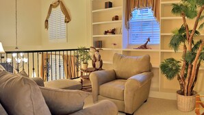 TV, fireplace, DVD player - Siesta Key Lakefront Hidden Paradise Among Tropical Landscape W/ Heated Pool (Siesta Key)