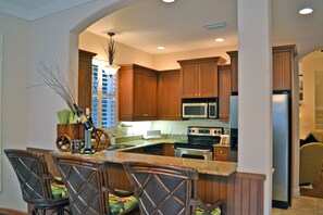 Stovetop, dishwasher - Siesta Key Lakefront Hidden Paradise Among Tropical Landscape W/ Heated Pool (Siesta Key)