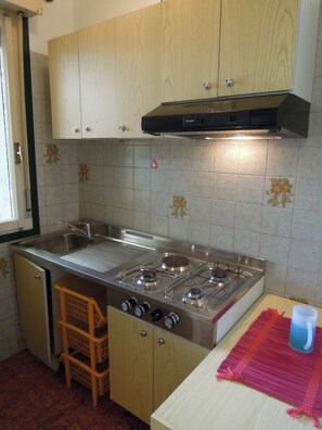 Apartment, 2 Schlafzimmer | Eigene Küche | Kühlschrank, Herdplatte, Kochgeschirr/Geschirr/Besteck