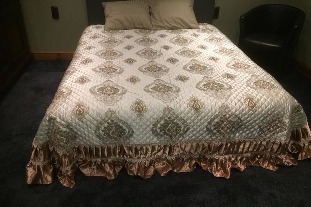 Habitación Confort, 1 cama de matrimonio | Cortinas opacas, sistema de insonorización, wifi gratis