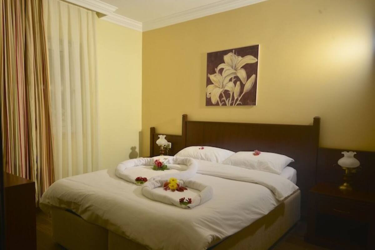 In-room safe, free WiFi