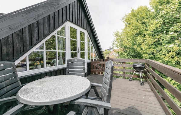 Outdoor dining - 2 bedroom gorgeous apartment in Allinge (Allinge)