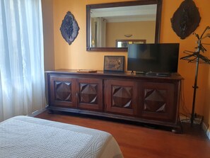 4 chambres, fer et planche à repasser, lit parapluie, Wi-Fi gratuit