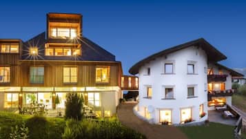 Façade de lâhĂ©bergement - soirĂ©e/nuit