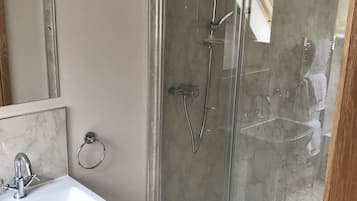 Family Room | Bathroom