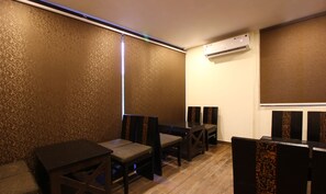 Business centre - Treebo Address Inn, Banjara Hills (Hyderabad)