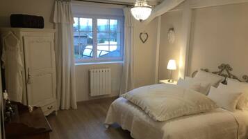 Dobbeltrom (Jeanne) | Skrivebord, blendingsgardiner, lydisolert og wi-fi (inkludert)