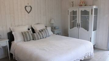 Habitació doble (Chalet de Marie) | Escriptori, cortines opaques i habitacions insonoritzades