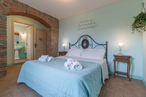 Dobbeltrom – panorama | Safe på rommet, skrivebord, blendingsgardiner og lydisolert