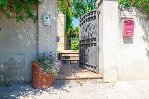 Entrada de la propiedad