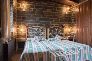 Habitación con 2 camas individuales | Wifi gratis y ropa de cama