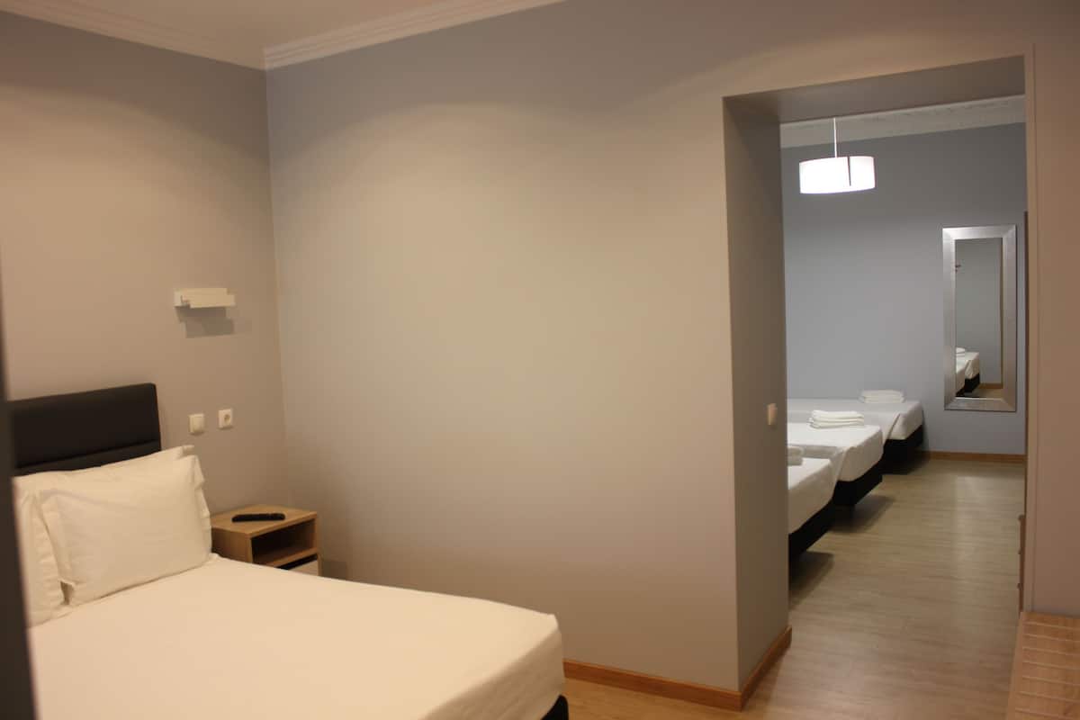 Deluxe Suite | 1 bedroom, minibar, soundproofing, free WiFi
