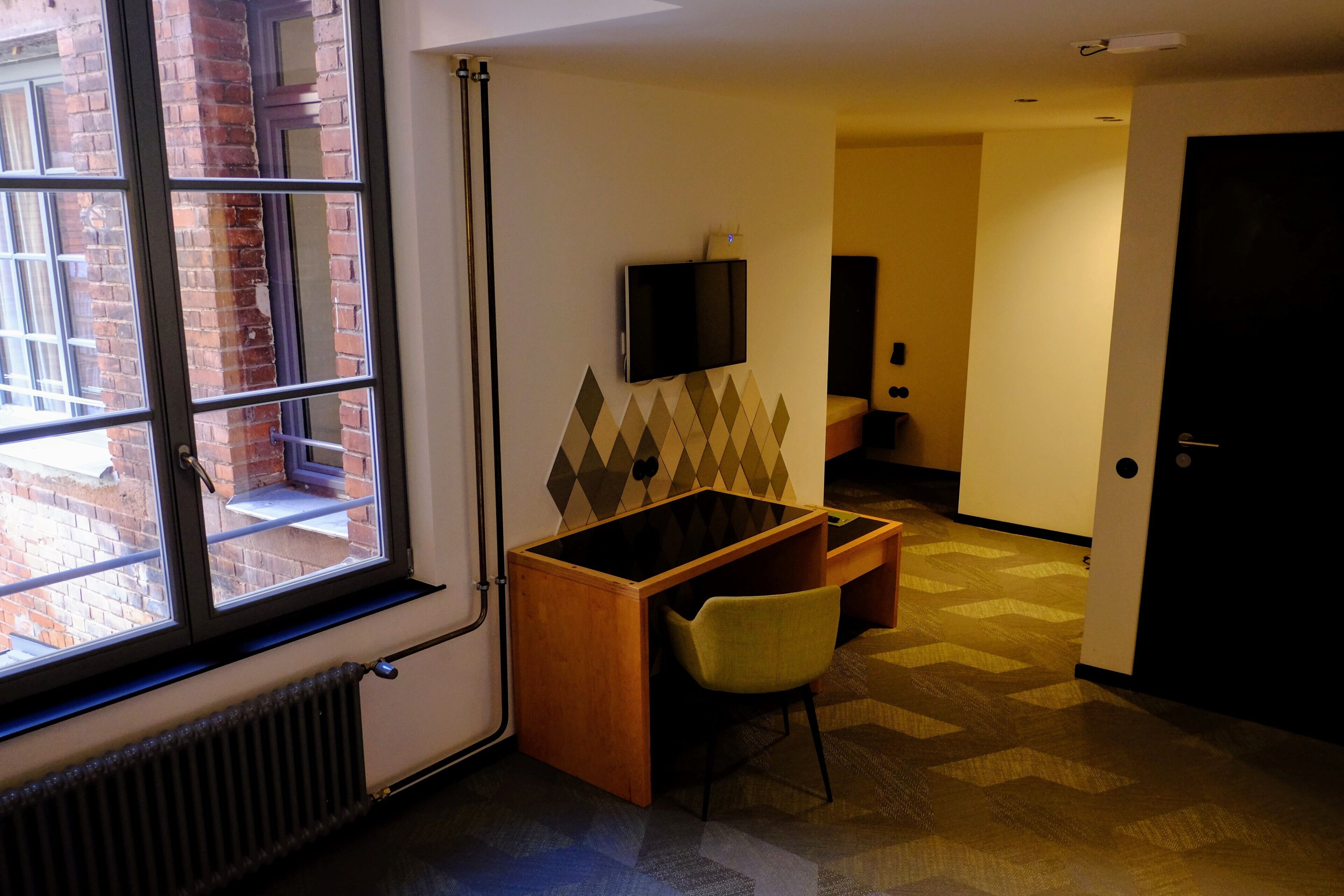 triple room, accessible | living area | lcd tv