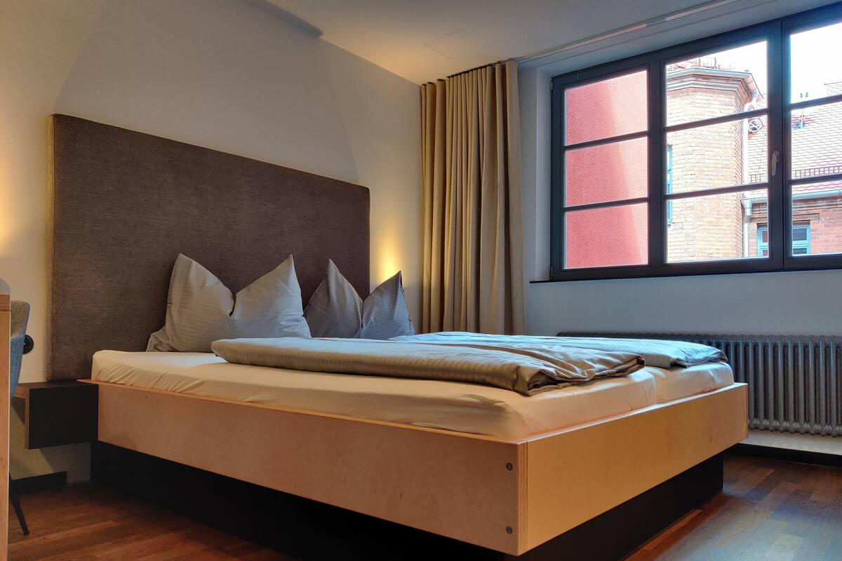 Literie de qualité supérieure, couette en duvet d'oie, bureau