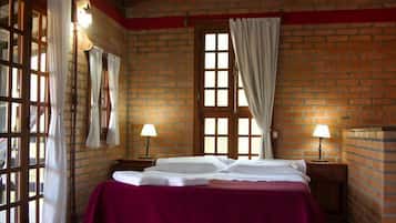 2 bedrooms, premium bedding, minibar, in-room safe