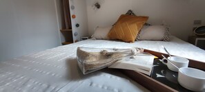 Casa móvil Confort, 2 habitaciones, no fumadores | Mobiliario individual y tabla de planchar con plancha