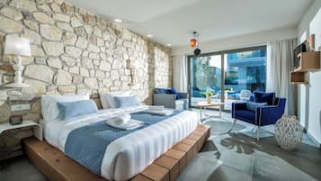 Estúdio luxo, vista para a piscina | Cofres nos quartos, escrivaninha, quartos à prova de som