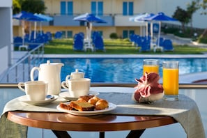 View from room - Mary Hotel & Mary Royal Suites (Rethymno)