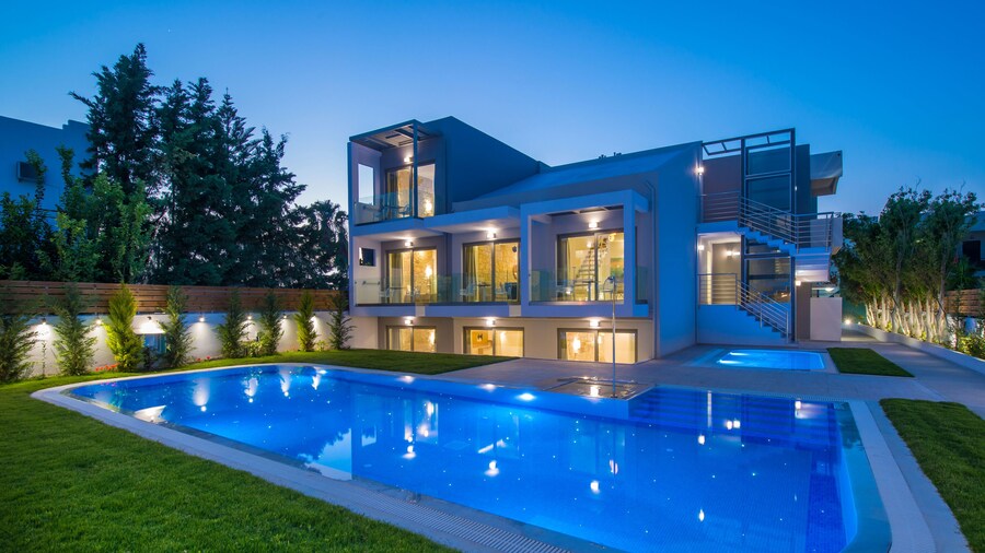 Mary Hotel & Mary Royal Suites