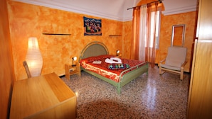 Comfort Apartment, 2 Bedrooms | 2 bedrooms, iron/ironing board, free cots/infant beds, free WiFi - Casa Agostino (Imperia)