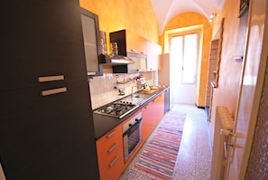 Comfort Apartment, 2 Bedrooms | Private kitchen