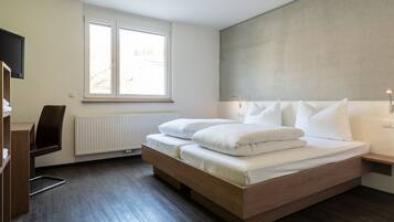 Schreibtisch, laptopgeeigneter Arbeitsplatz, Verdunkelungsvorhänge