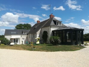 Front of property - Les Mariniers (Mareuil-sur-Cher)
