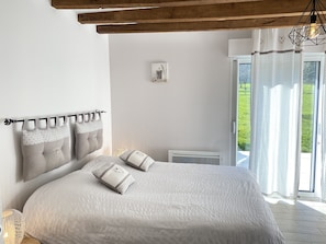 Individually decorated, individually furnished, blackout drapes - Les Mariniers (Mareuil-sur-Cher)