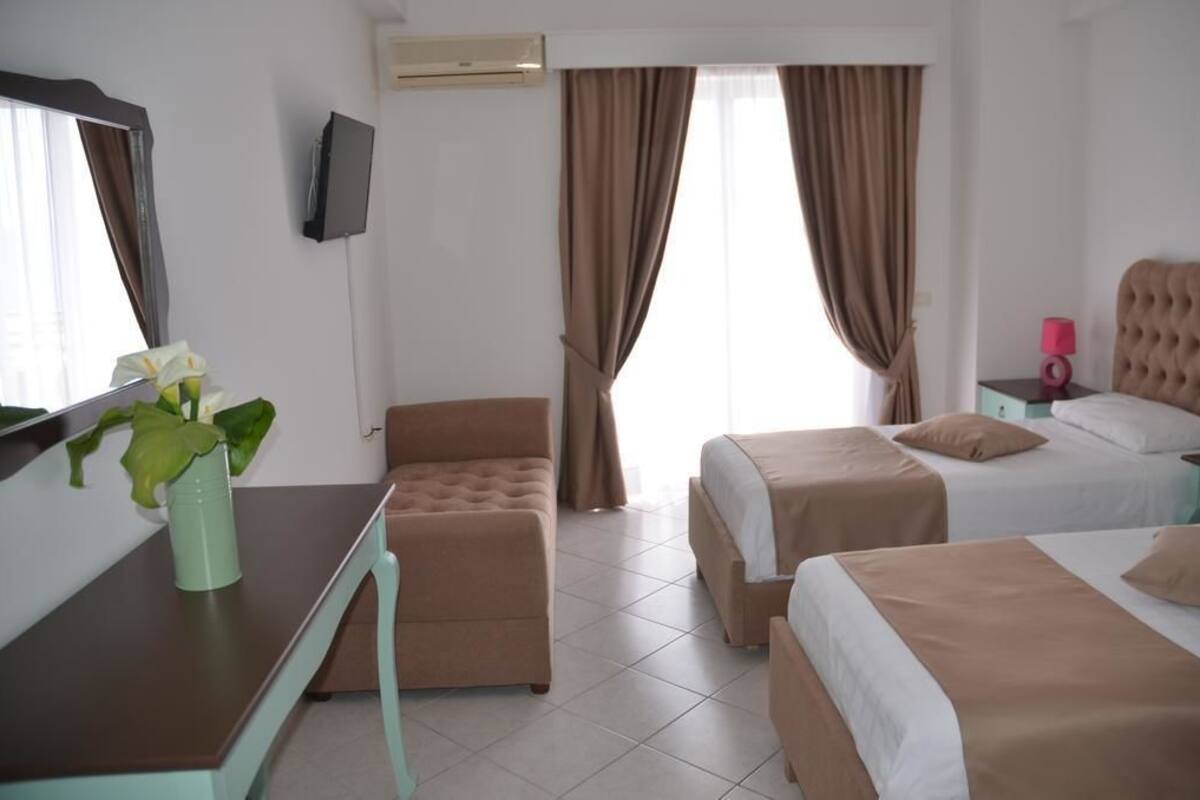 Habitación con 1 cama matrimonial o 2 individuales, vista al mar | Minibar, escritorio, insonorización y wifi gratis