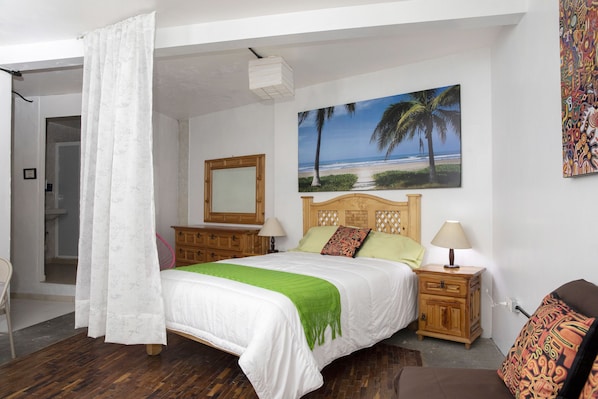 Blackout curtains, free WiFi, bed sheets - Ire Ile My Hostel (Mexico City)