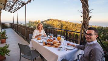 Căn hộ, 2 phòng ngủ, hiên | Hiên