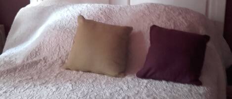 Double Room | Individually decorated, individually furnished, free WiFi, bed sheets