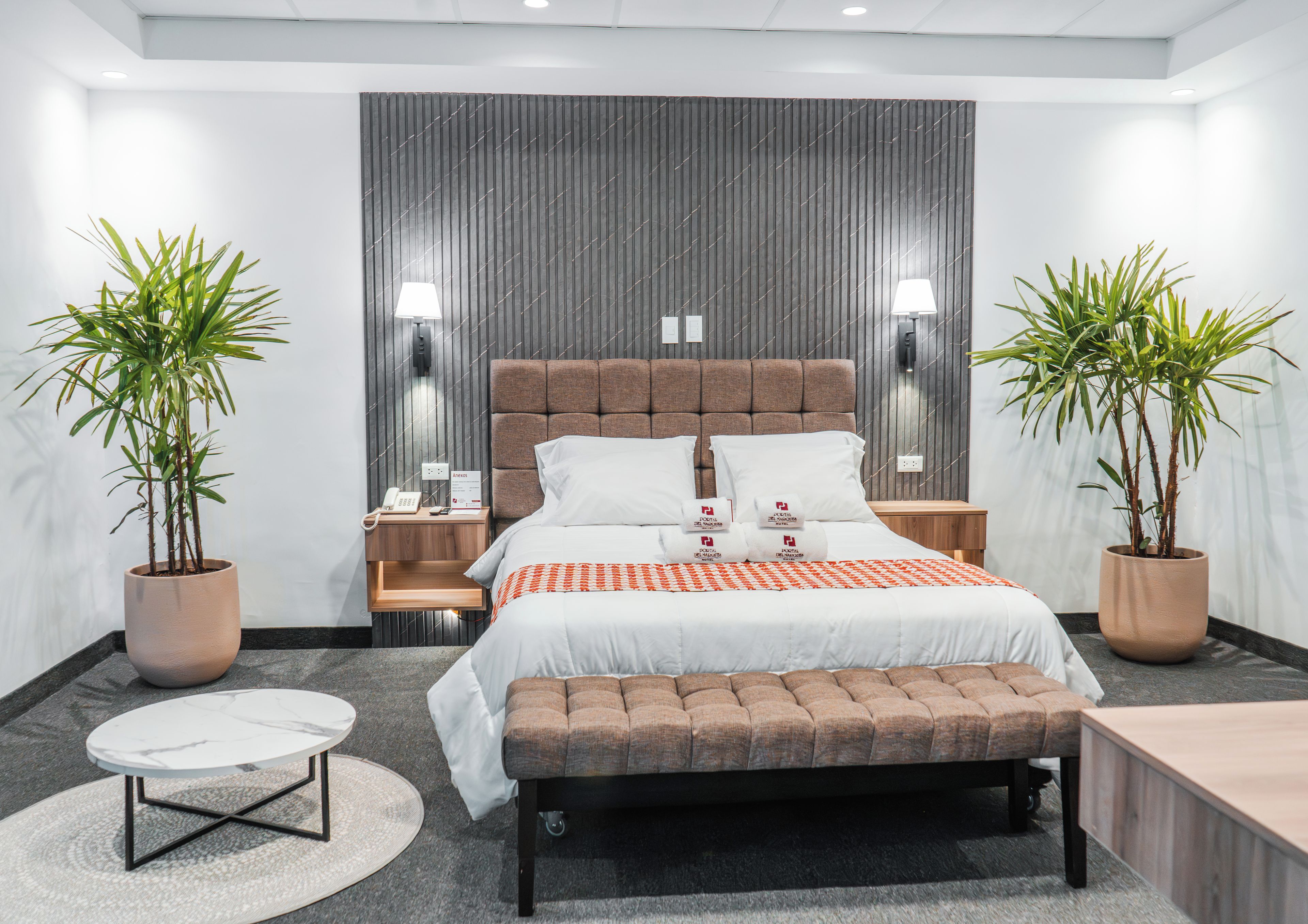 Suite | Coffres-forts dans les chambres, bureau, Wi-Fi gratuit, draps fournis